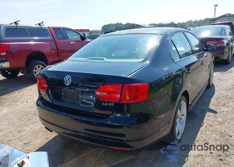 2011 Volkswagen Jetta 2.5L Se z USA, uszkodzony, nr VIN 3VWDZ7AJ8BM083536